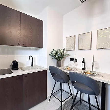 Peaceful Near Porte De Versailles Apartment *